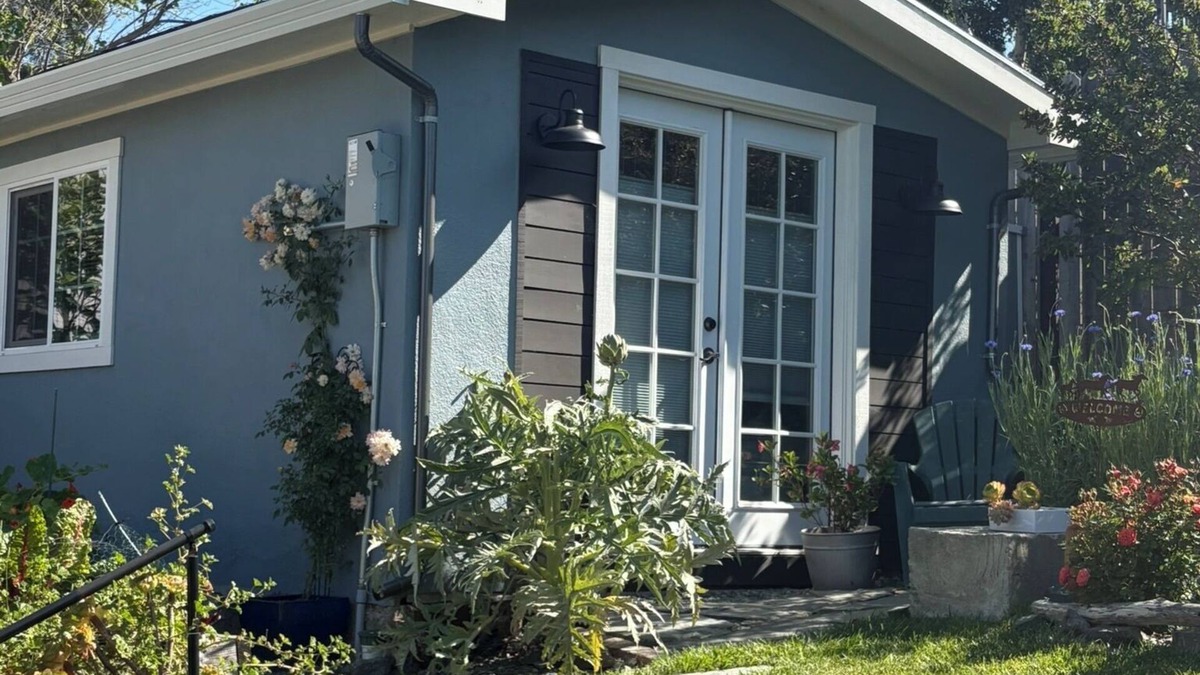 San Pablo Cottage | Tranquil garden cottage with WiFi in San Pablo