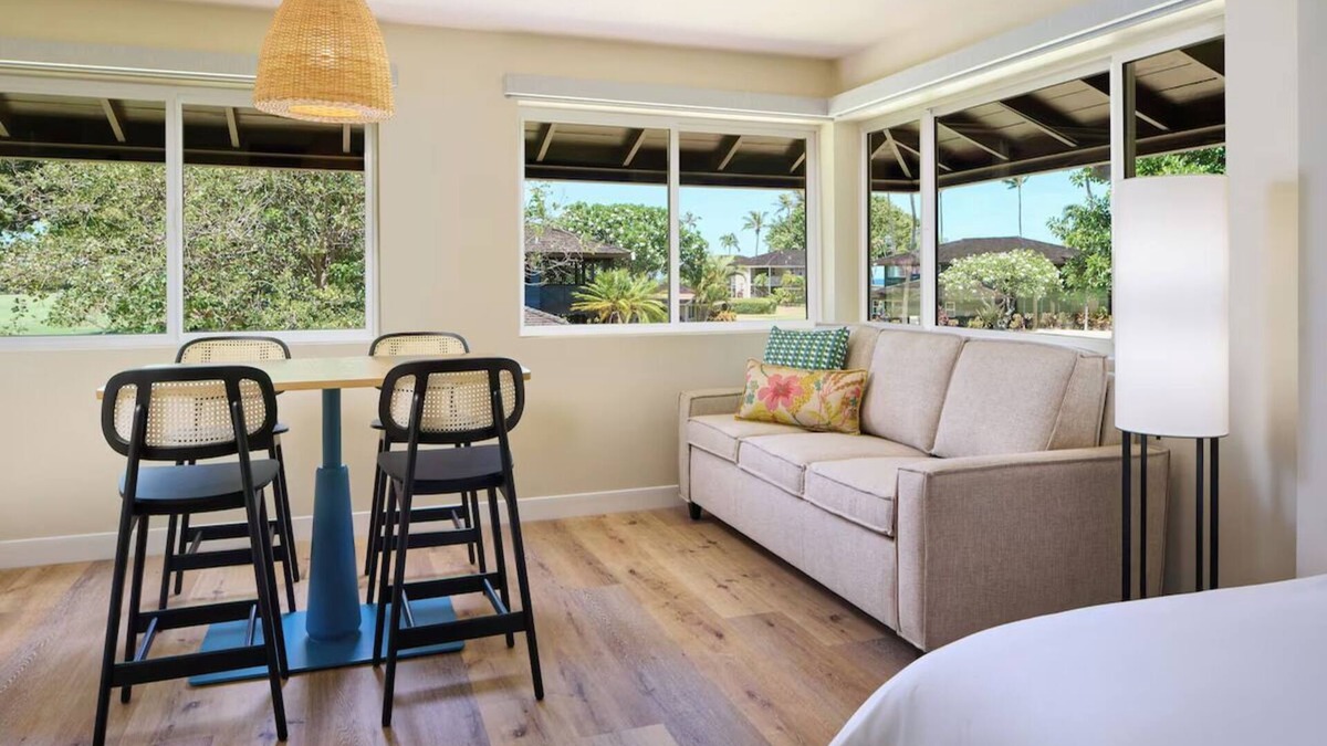 Kaanapali Hotel | Tranquil Garden Studio with Lanai, Resort Pools and Steps from the Shore