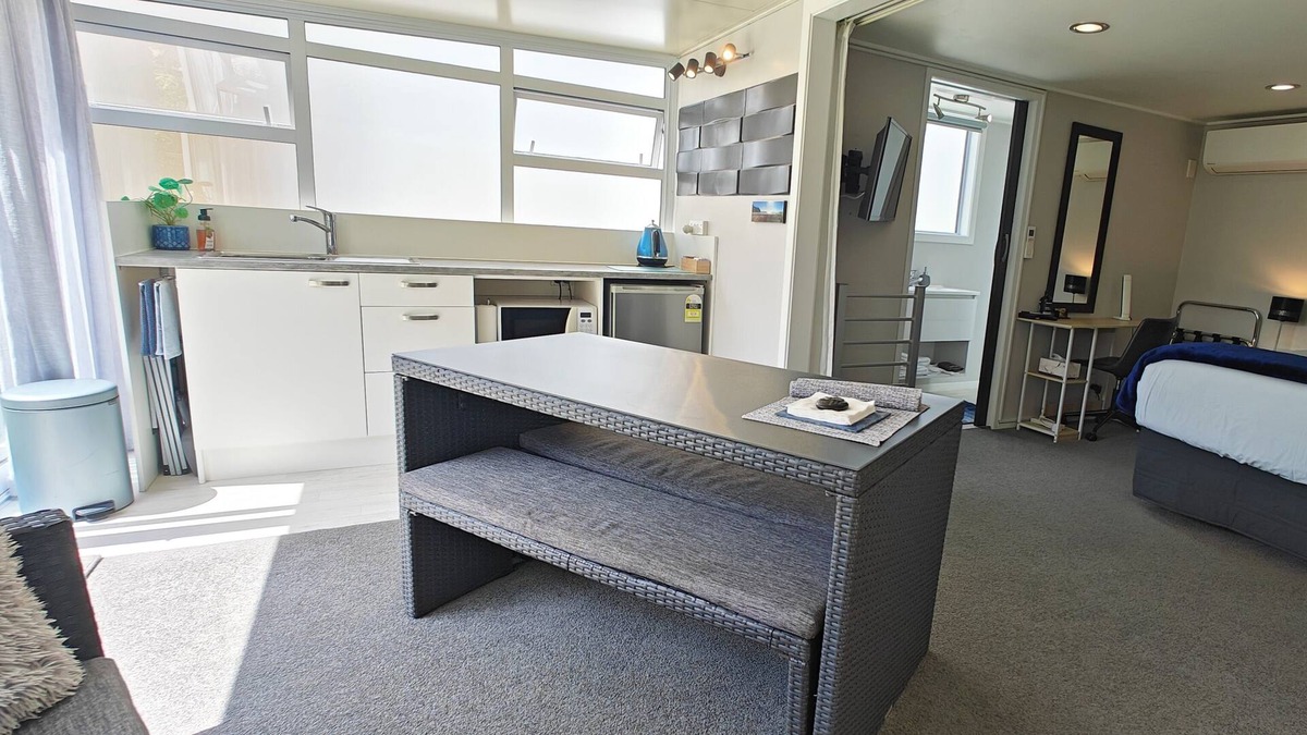 Tauranga House | Tranquil Gardenview Studio