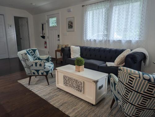 Redding Ridge Apartment | Tranquil Getaway Cottage in Charming, Bethel CT