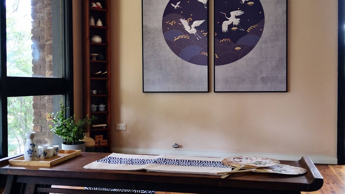 Woodford House | Tranquil getaway zen house with massive Japanese rock garden