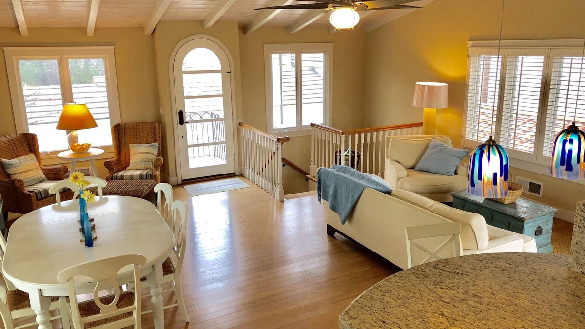 Coronado House | Tranquil Guesthouse just a Short Walk from the Beach