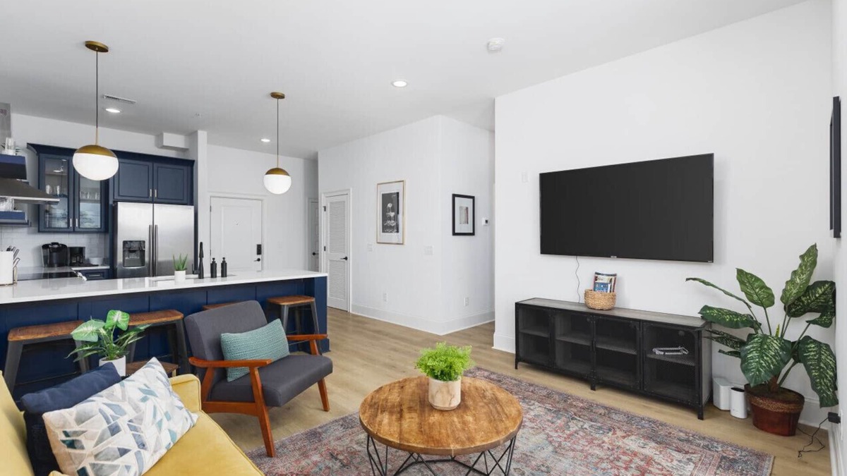 Cleveland Park Condo | Tranquil Haven Close to Broadway with Free Parking
