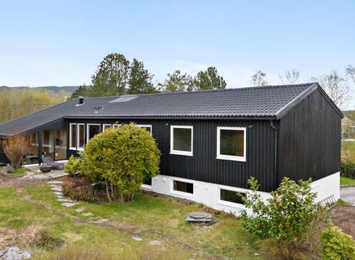 Alesund Villa | Tranquil Haven Villa