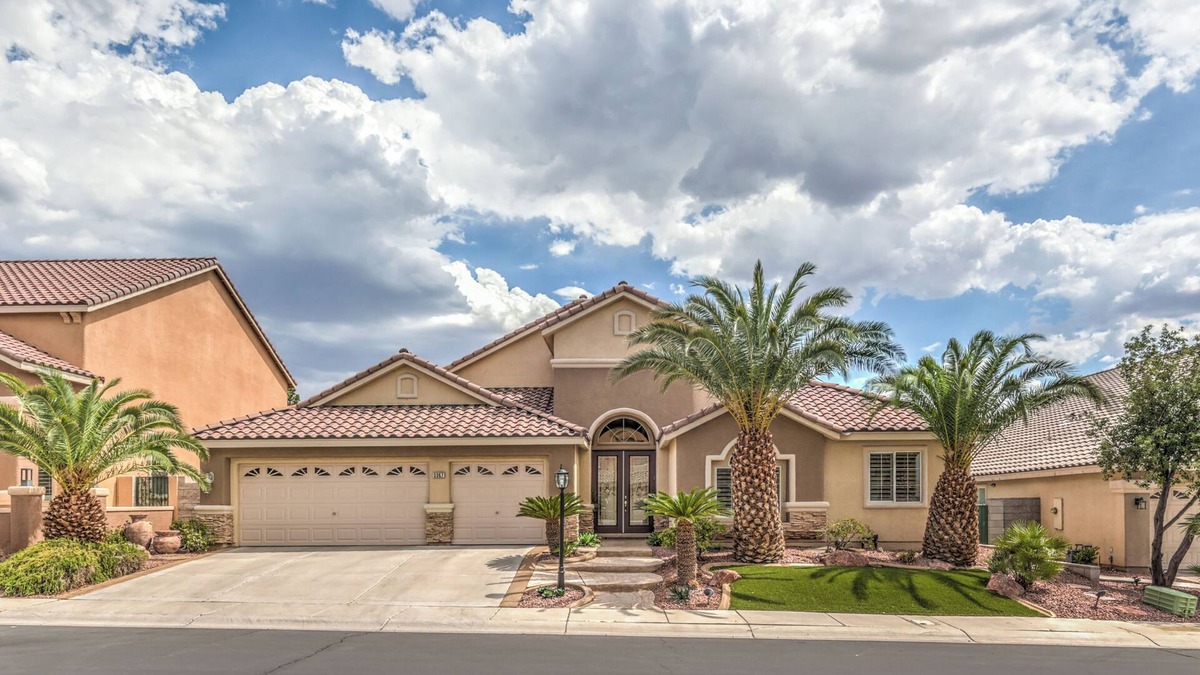 Seven Hills House | Tranquil Henderson Retreat with Pool & Spa!