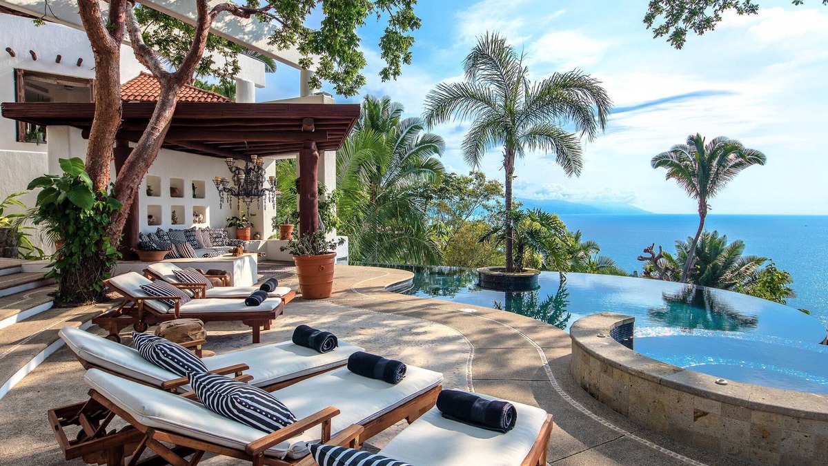 Conchas Chinas Villa | Tranquil hillside oasis close to Romantic Zone & Los Muertos Beach