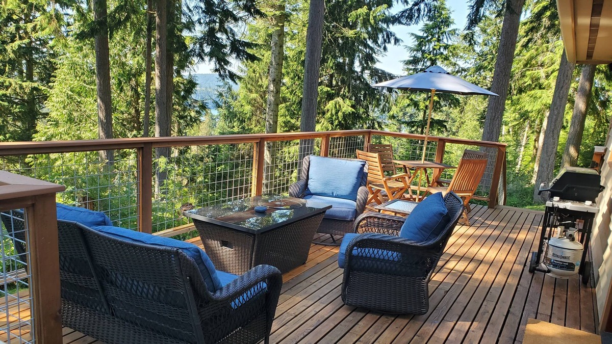 Oak Harbor House | Tranquil home in Cornet Bay. Minutes to Deception Pass, beach, & hiking trails.