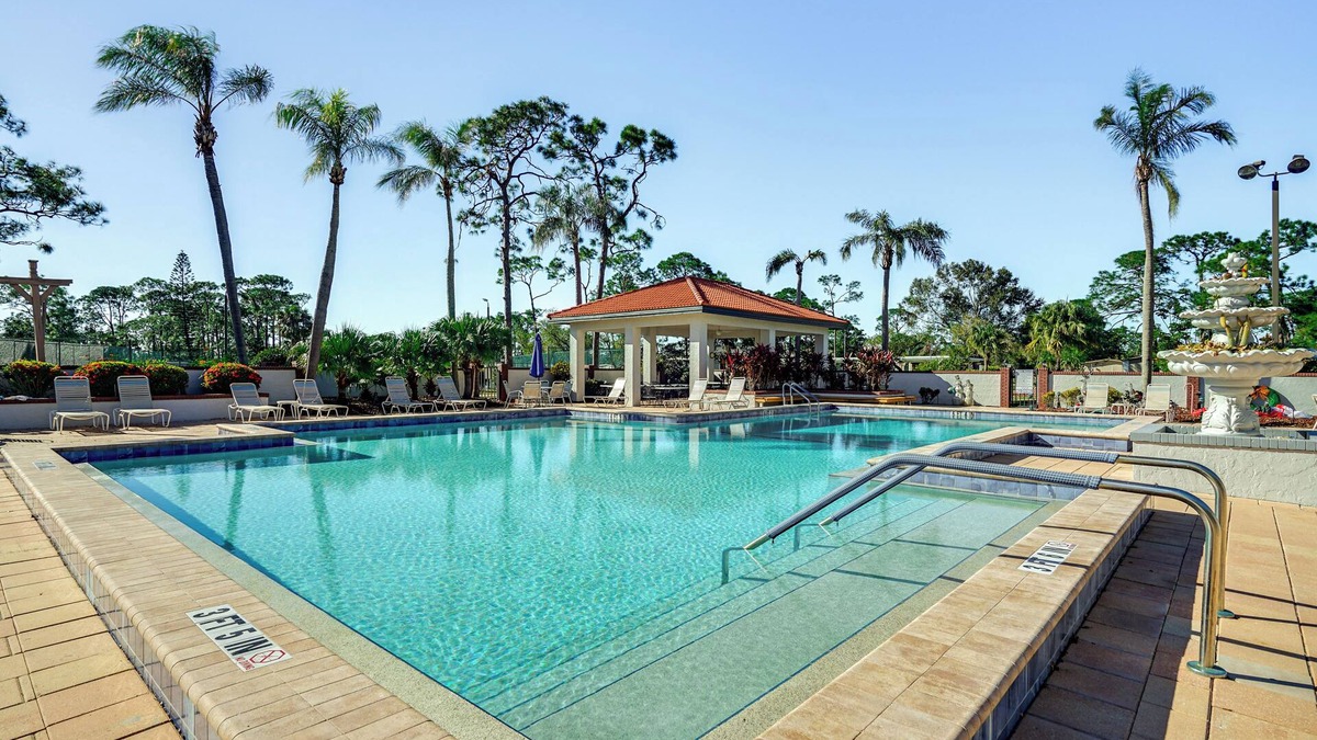 Jacarandas House | Tranquil Home Near Golf in North Fort Myers!