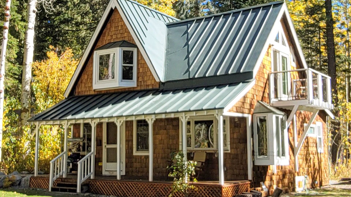 Tahoe Pines House | Tranquil home with fireplace, kitchen, washer/dryer, & WiFi