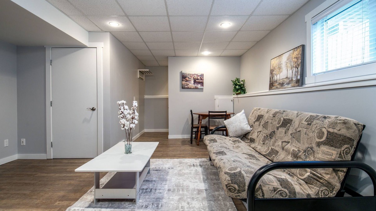 Saskatoon House | Tranquil HomeAway in the Hampton’s New Area Near Downtown