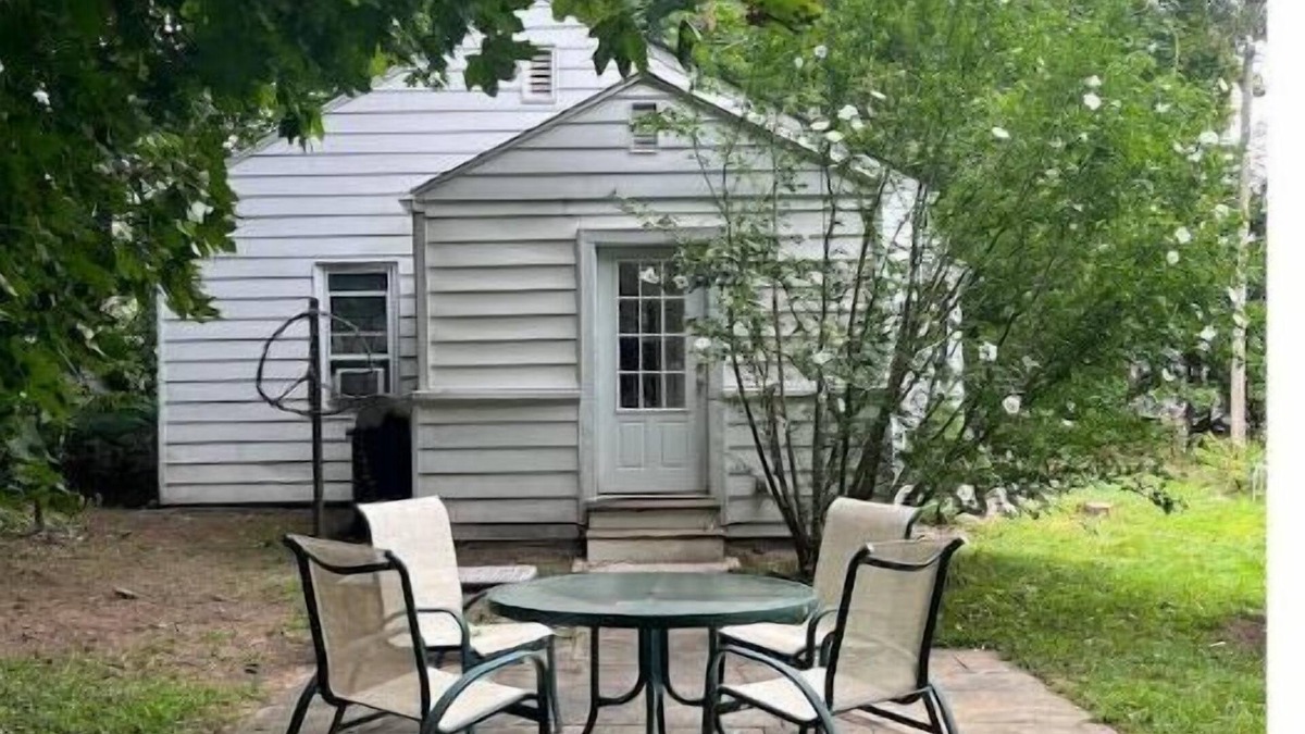Northampton House | Tranquil house in Northampton near Smith College