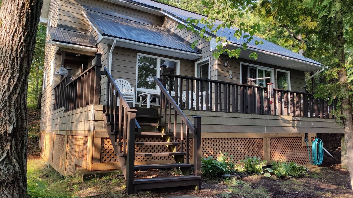 Rideau Lakes Cottage | Tranquil Island Cottage on the Rideau Waterway (Boat Required for Access)