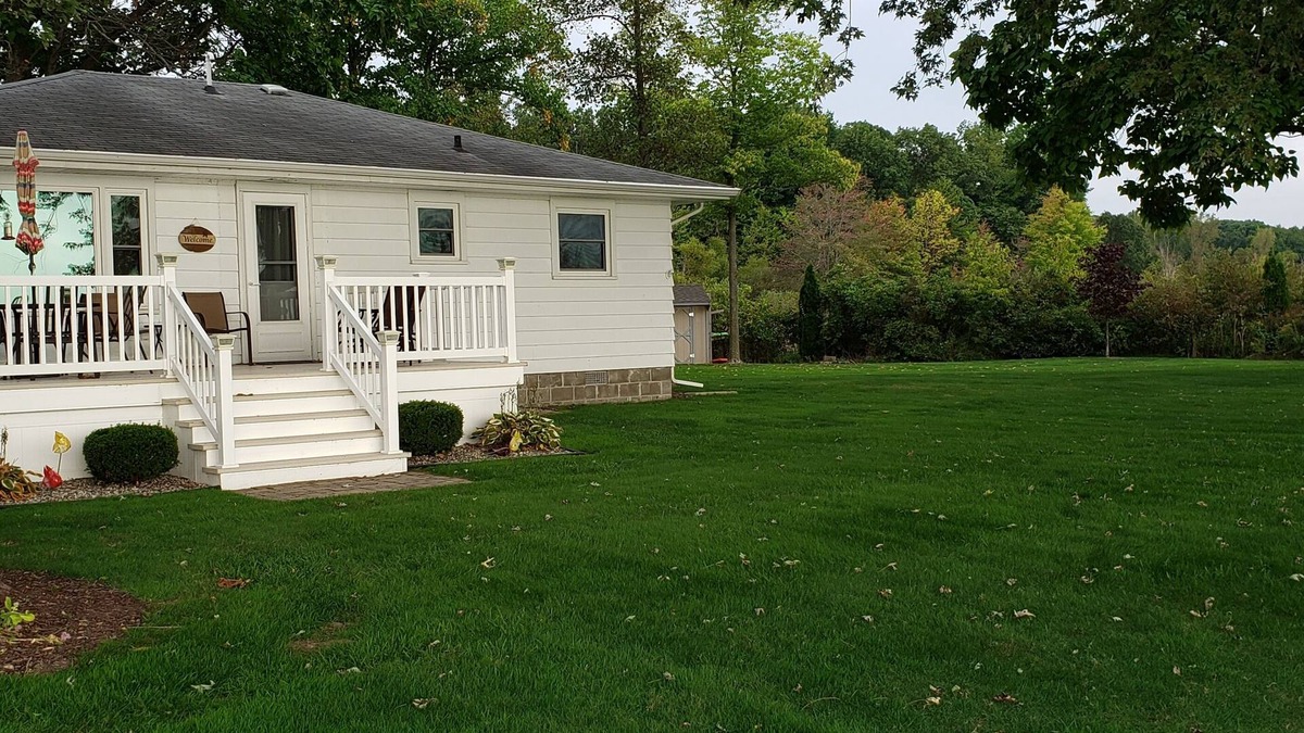 Coldwater Cottage | Tranquil lake cottage at the end of the road. No traffic here.