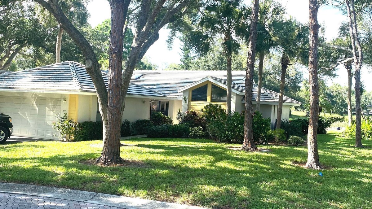 Myrtle Trace Villa | Tranquil Lake view 2 Bedroom 2 bath Villa in Myrtle Trace