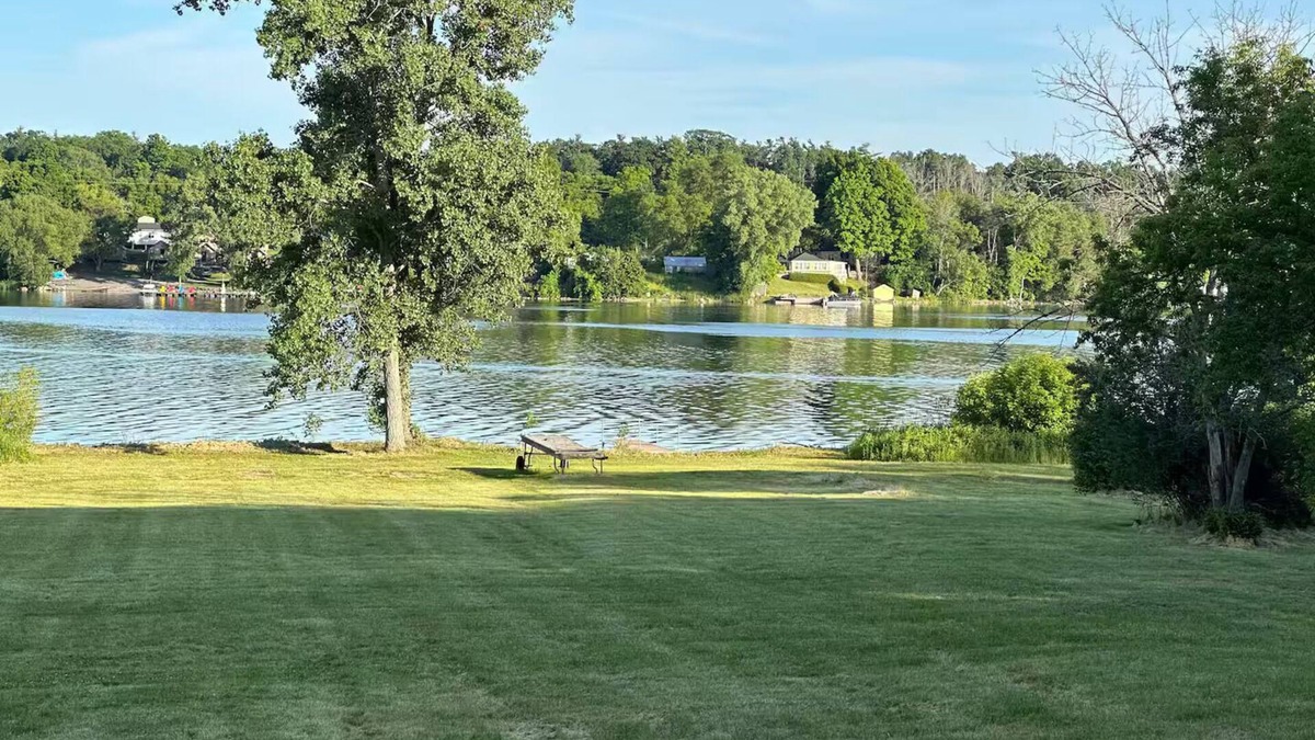 Greater Napanee Cottage | Tranquil Lakefront Cottage