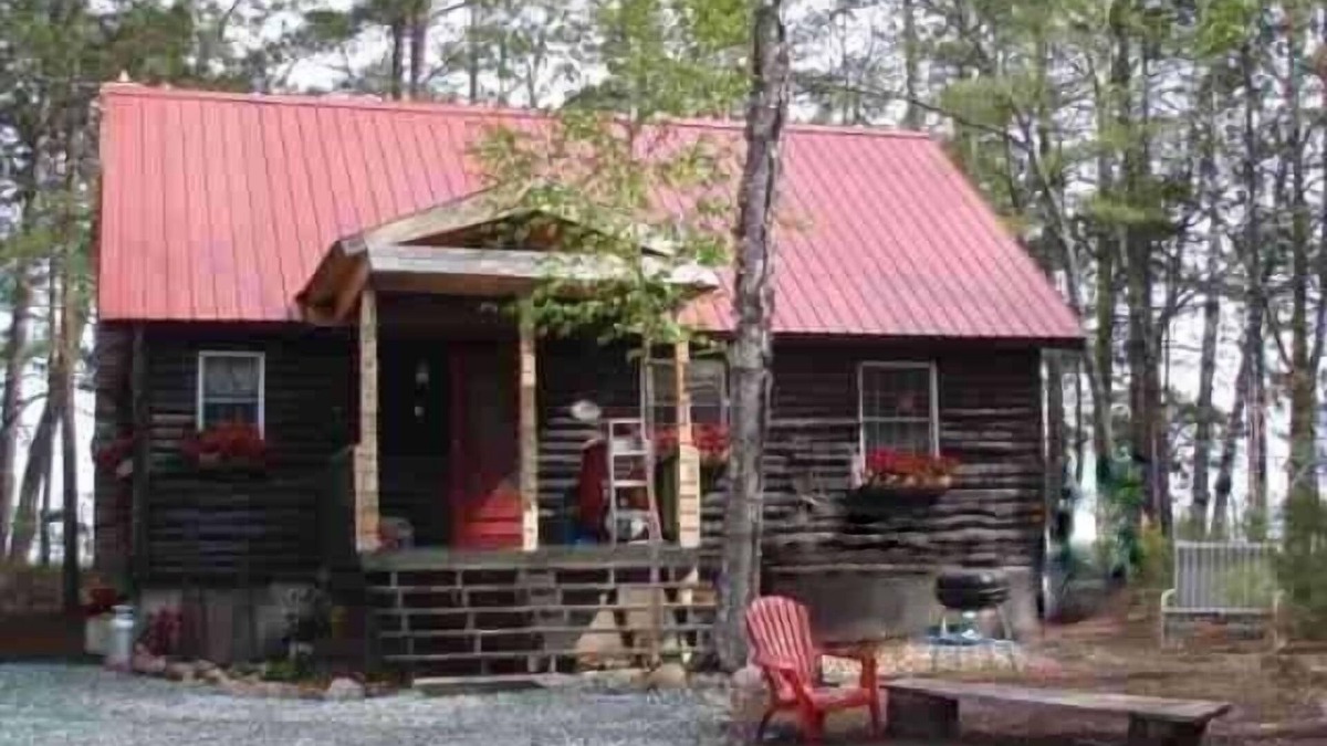 Big Bay Cabin | Tranquil lakefront retreat on majestic Lake Superior