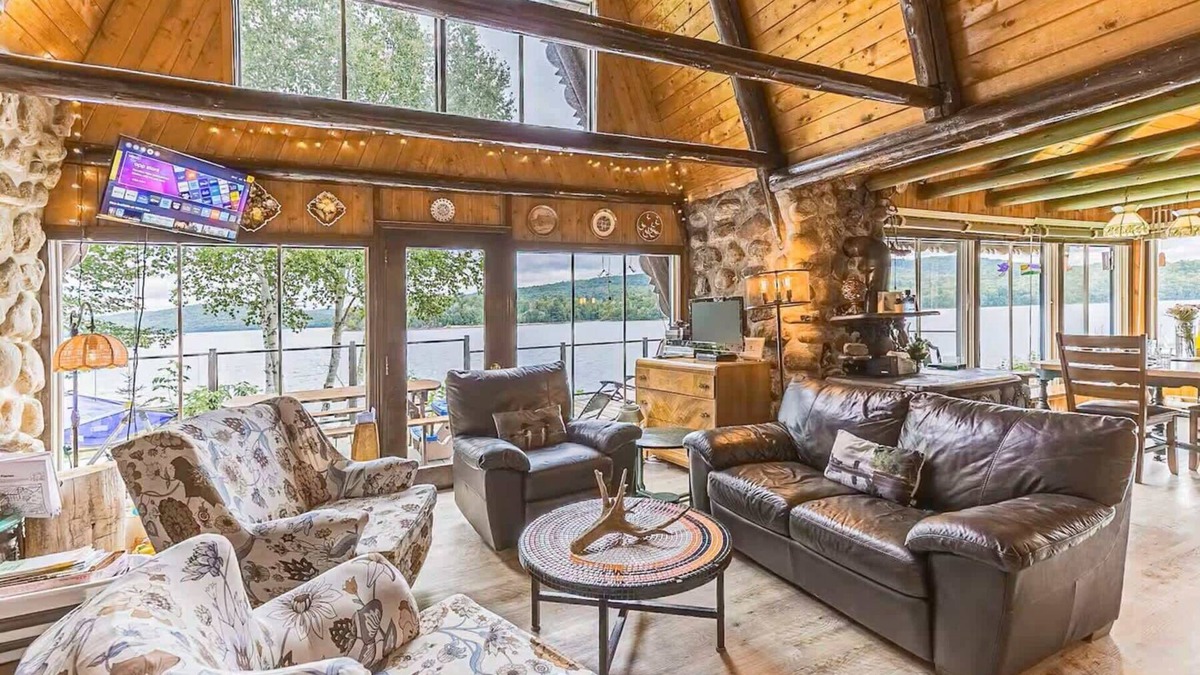 Grand-Remous Ski Chalet | Tranquil Lakeside, Private Dock, Kayak, Fire Pit