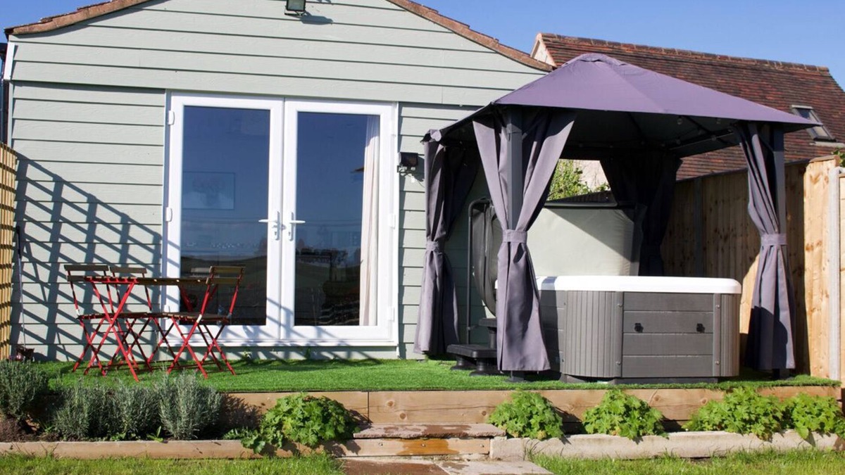 Dymock Cottage | Tranquil Location with Exclusive HOT TUB - 1 bedroom