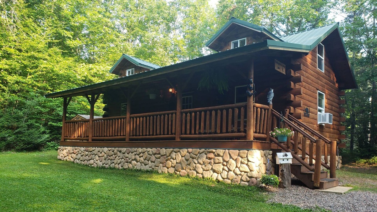 Weyerhaeuser Cabin | Tranquil log cabin located in the Blue Hills. Enjoy privacy and solitude.