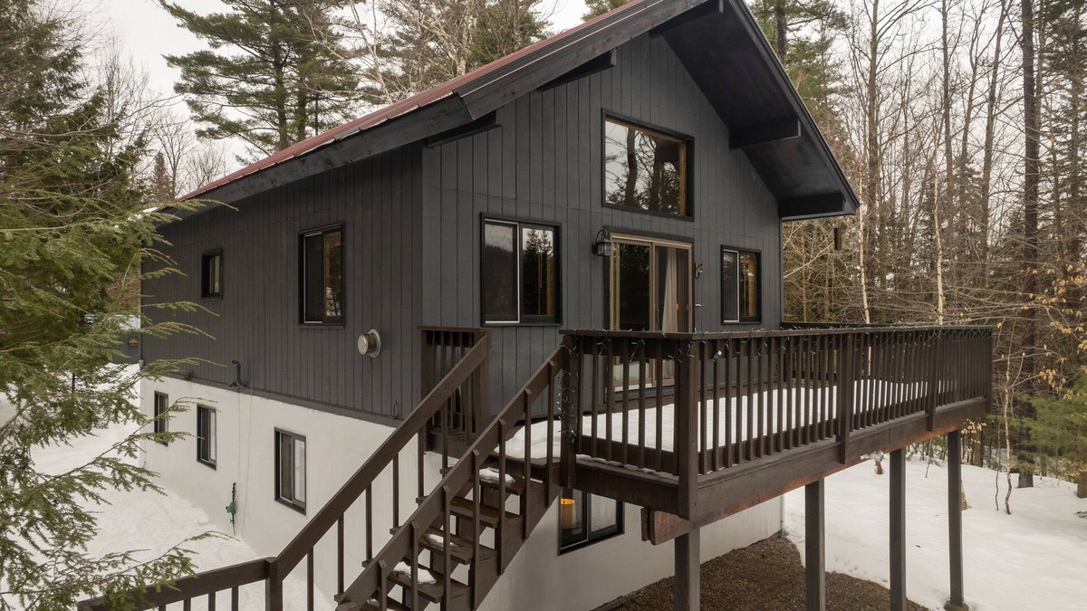 Londonderry Ski Chalet | Tranquil Mountain Chalet- fireplace, deck, sauna, hiking trails, close to skiing
