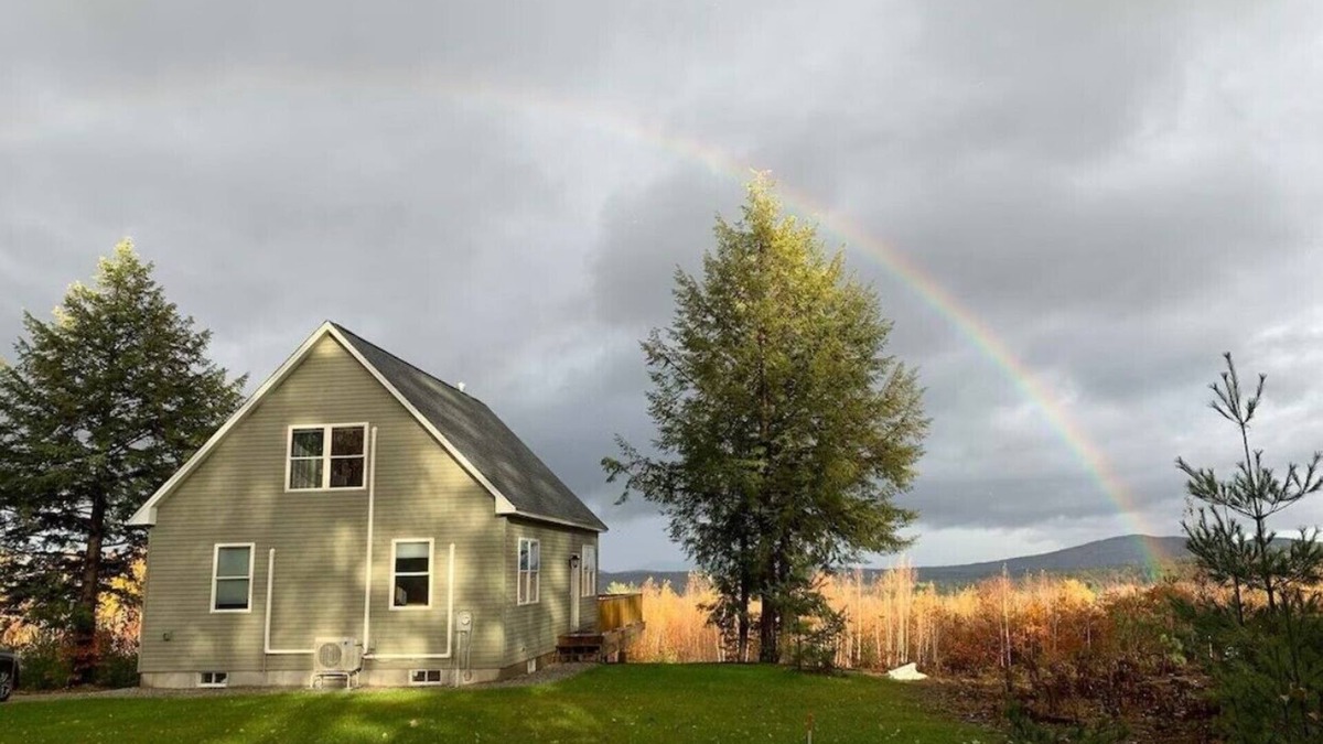 Conway Ski Chalet | Tranquil mountain view home near downtown North ConwaynMountain Views. Cable TV.