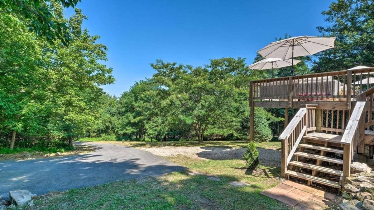 Linden House | Tranquil mountainhouse w/hot tub, super close to trails & wineries- pet friendly