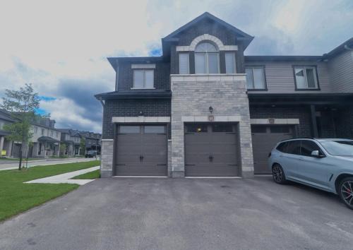 Ottawa Division House | Tranquil Nest By The Airport