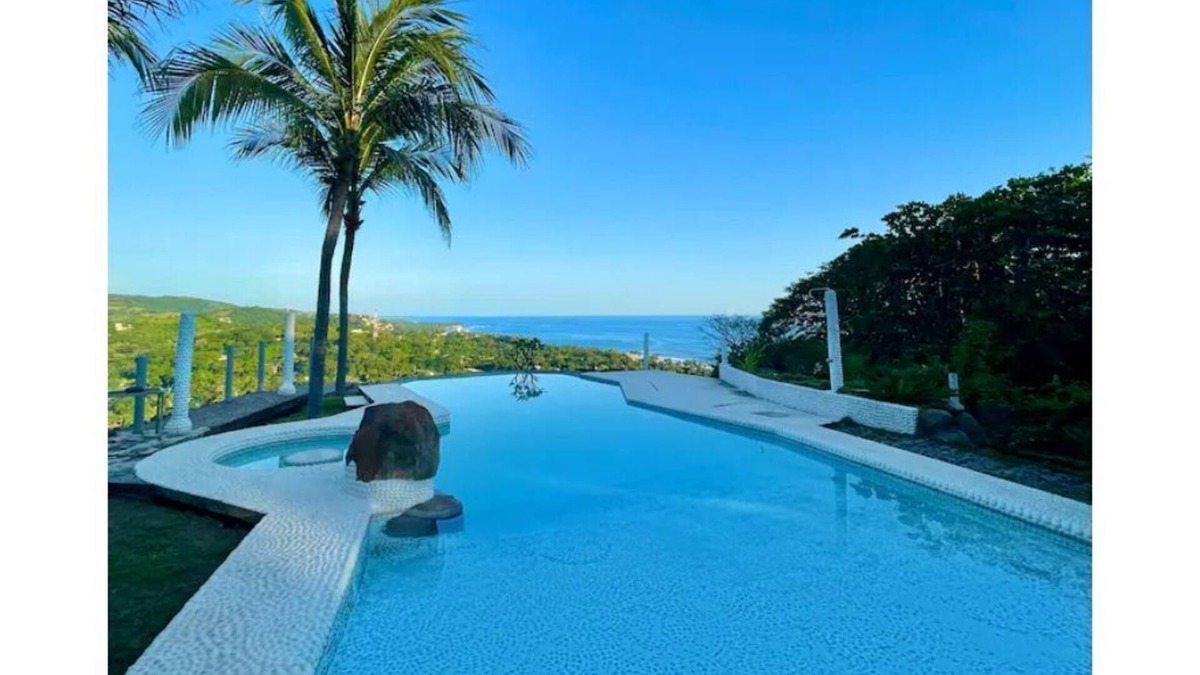 El Sunzal House | Tranquil Oceanview Guesthouse w/Luxurious Pool