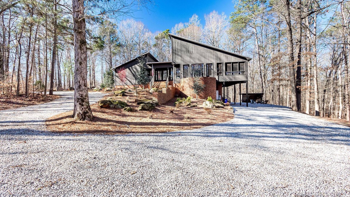 Bogart Cabin | Tranquil, Peaceful Riverhouse in Monroe GA; Close to Athens!