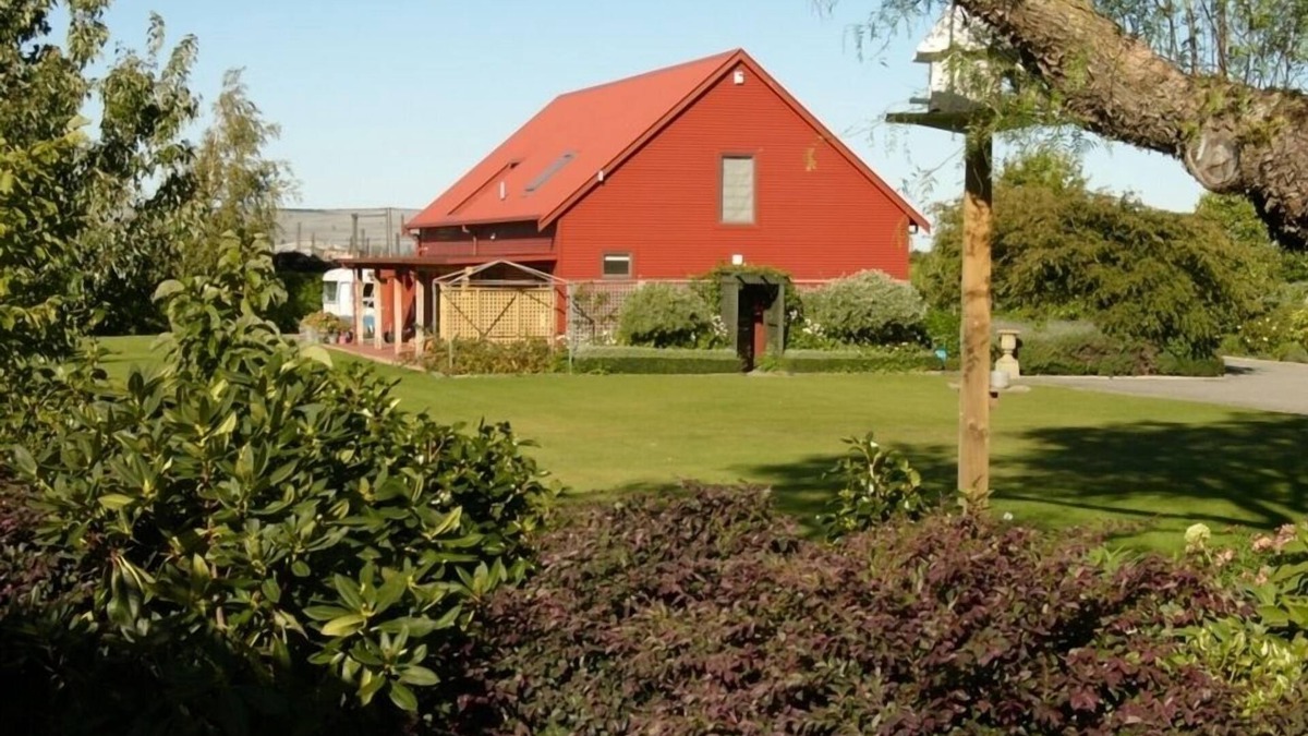 Renwick Apartment | Tranquil, private guest accommodation in beautiful garden setting