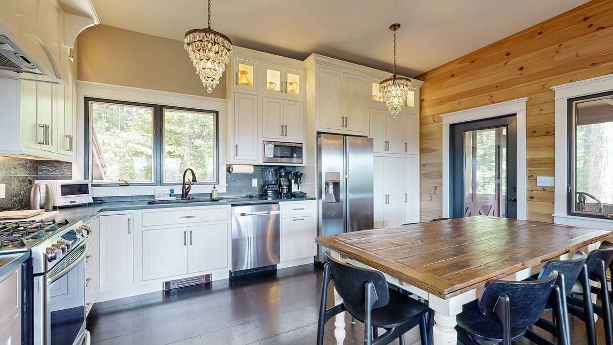 Quechee Cabin | Tranquil & renovated dog-friendly home with mountain views, W/D, AC