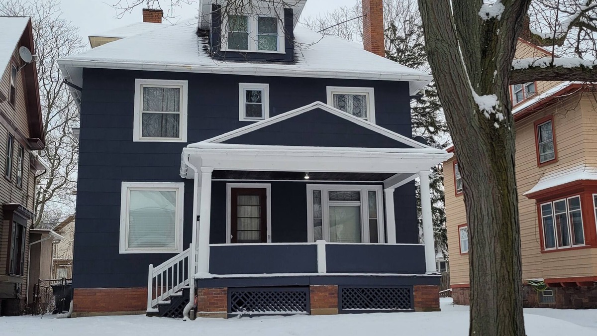 Rochester House | Tranquil Retreat a mile away from URMC