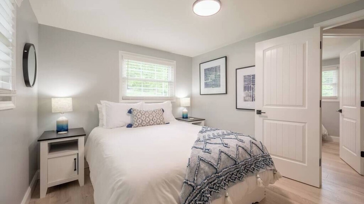 Blacksburg House | Tranquil Retreat ~ Conveniently Located