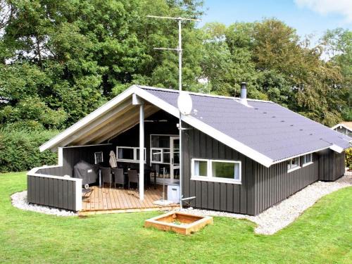 Mommark Strand House | Tranquil Retreat in Mommark - By Traum Ferienwohnungen