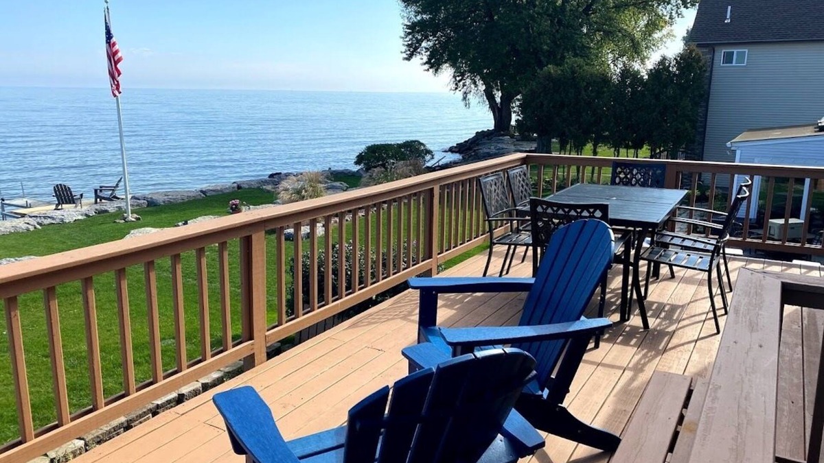 North Greece House | Tranquil Retreat on the shores of Lake Ontario