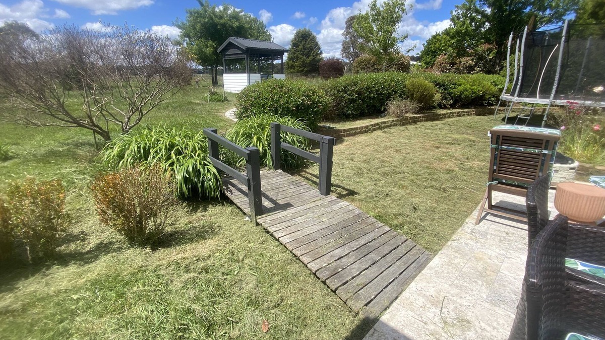 Bundanoon House | Tranquil Retreat with Stunning Mountain and Country Views –Your Perfect Getaway!