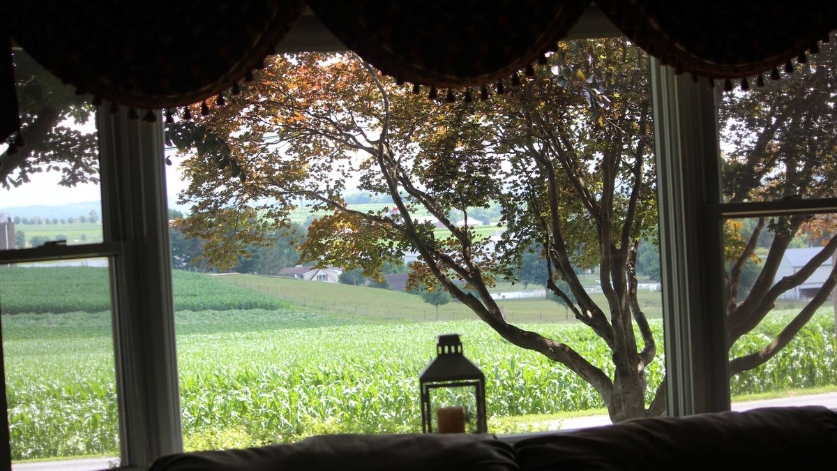 Leola House | Tranquil, Scenic Farm View Guest House in the Heart of Lancaster Amish Country
