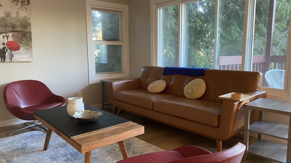 Highline Condo | Tranquil Skyview Oasis