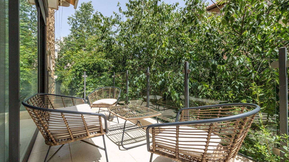 Katamon Apartment | Tranquil, spacious, comfortable, Best Location. Sleeps 6