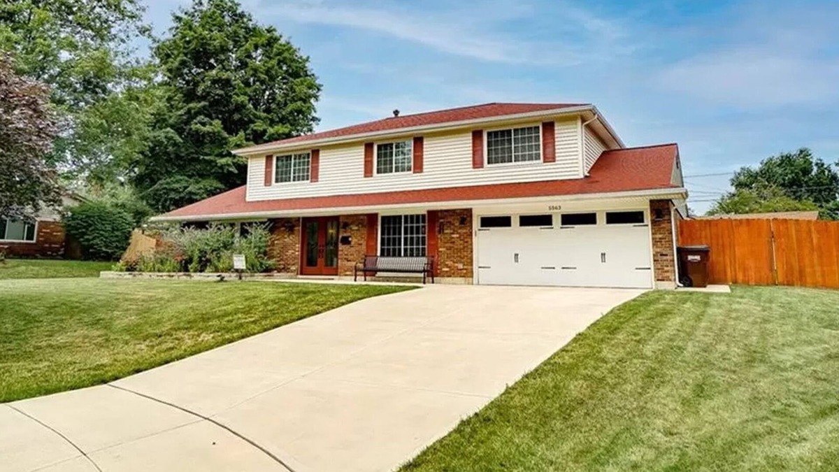 Kettering House | Tranquil, spacious in one of Ohio’s nicest neighborhoods.