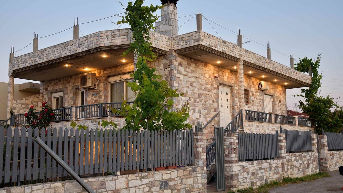 Korithion Villa | Tranquil Stone Villa- 5 min from the beach!