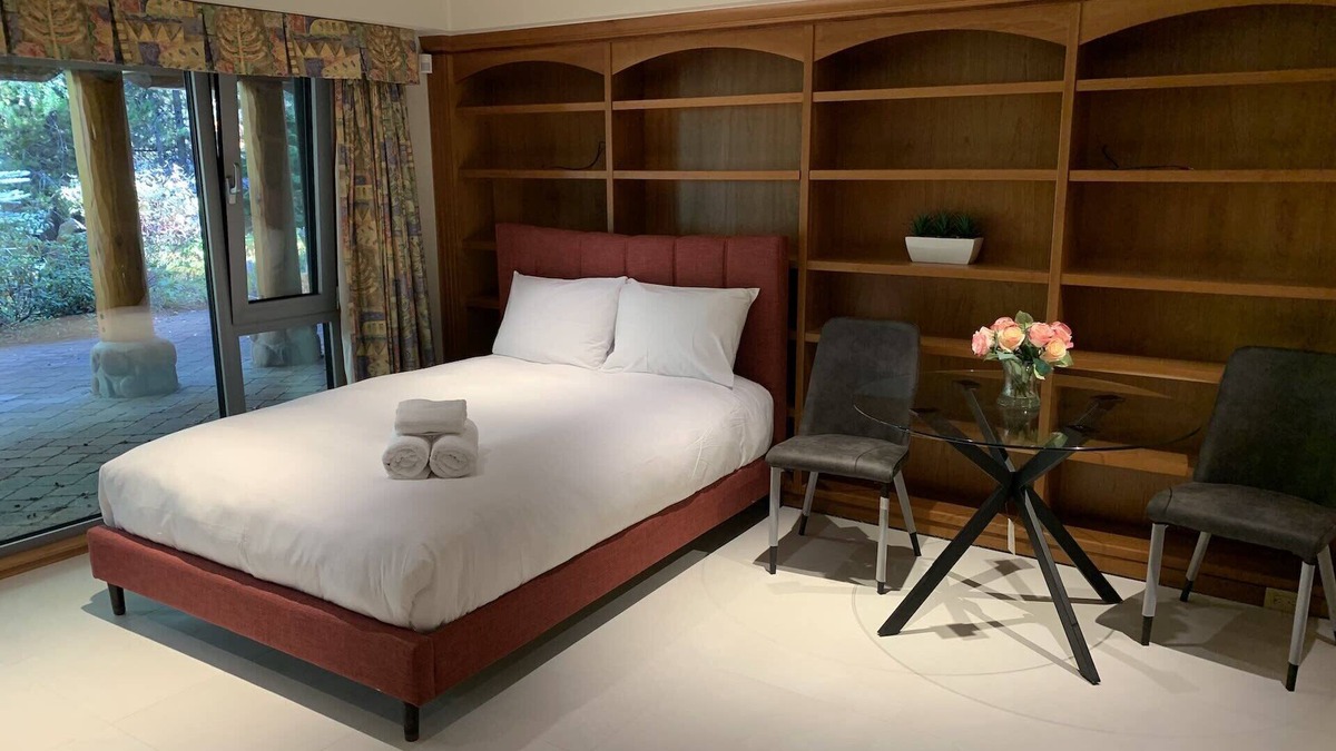 Whistler Cay Heights Apartment | Tranquil Studio Hideaway in Scenic Whistler