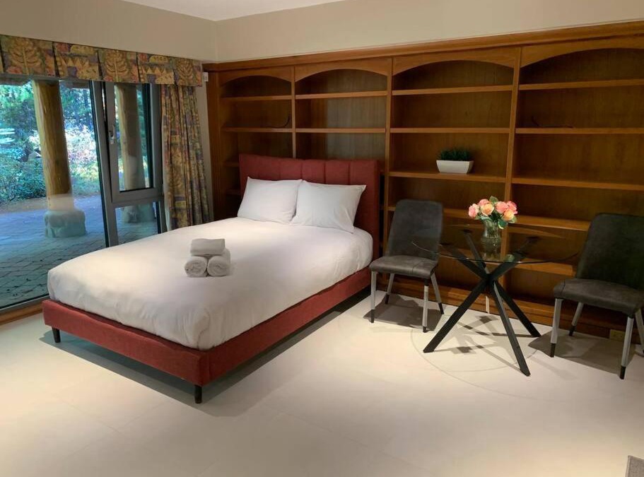 Whistler Cay Heights House | Tranquil Studio Hideaway in Scenic Whistler