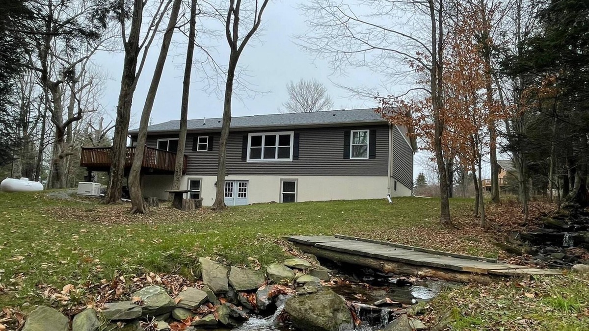 Union Dale House | Tranquil, Stylish Elk Mountain Home with Lake Access
