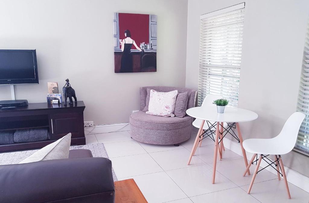 Lakeside House | Tranquil Tokai