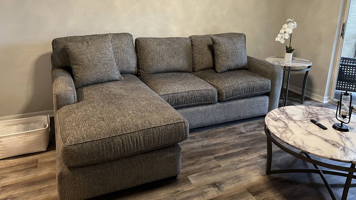 County Line Coalition Apartment | Tranquil Trendy 1br/1bth Lakefront Unit