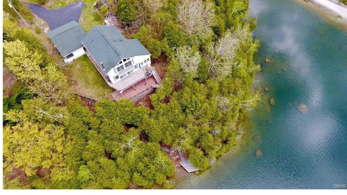 Gouverneur House | Tranquil Upstate NY Lake House