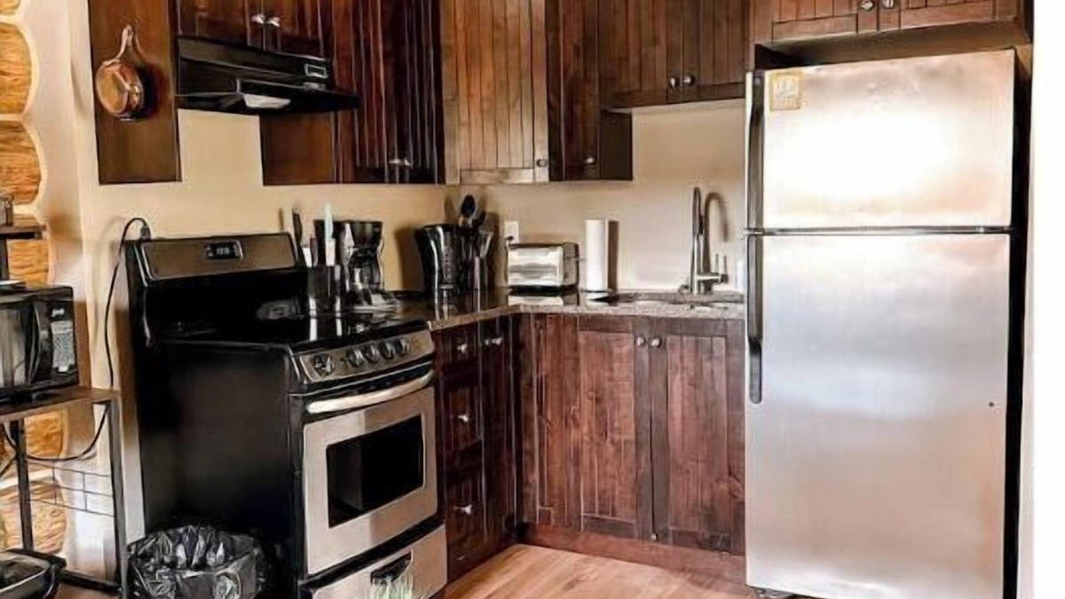Lac Le Jeune Cabin | Tranquil Wilderness Cabin