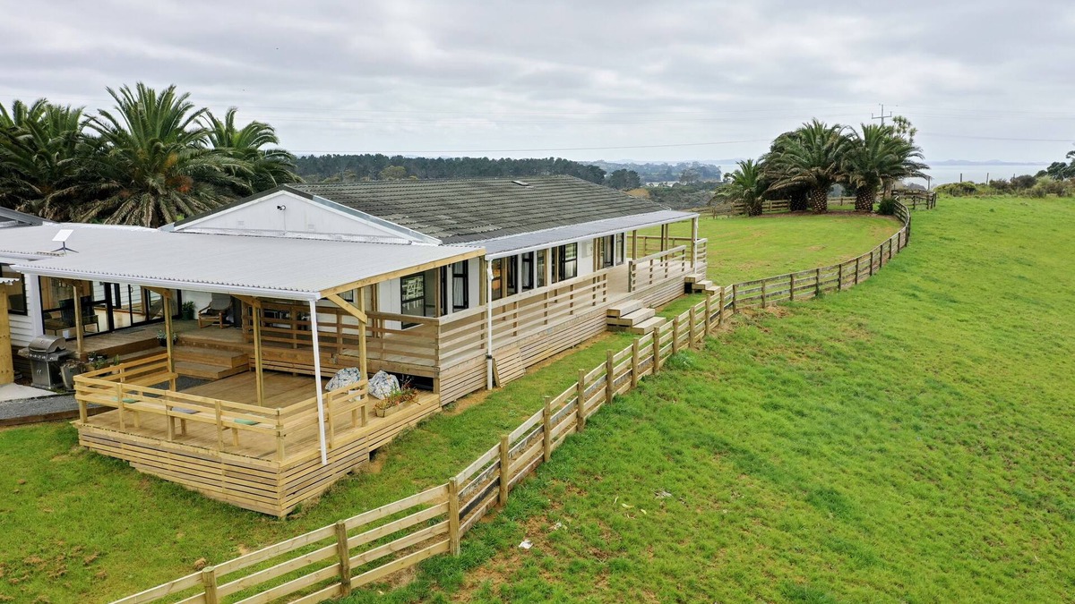 Awhitu Apartment | Tranquility and comfort.