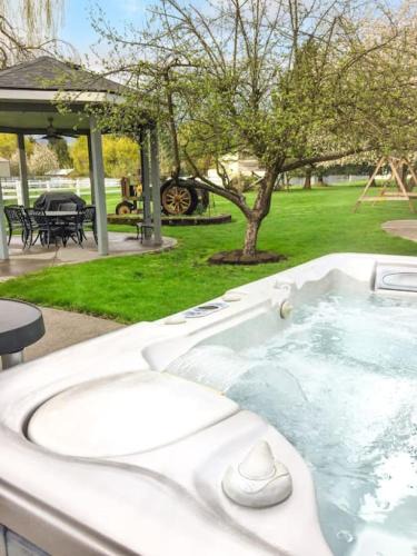 Dalton Gardens House | Tranquility Base - Family Fun Modern Farm House